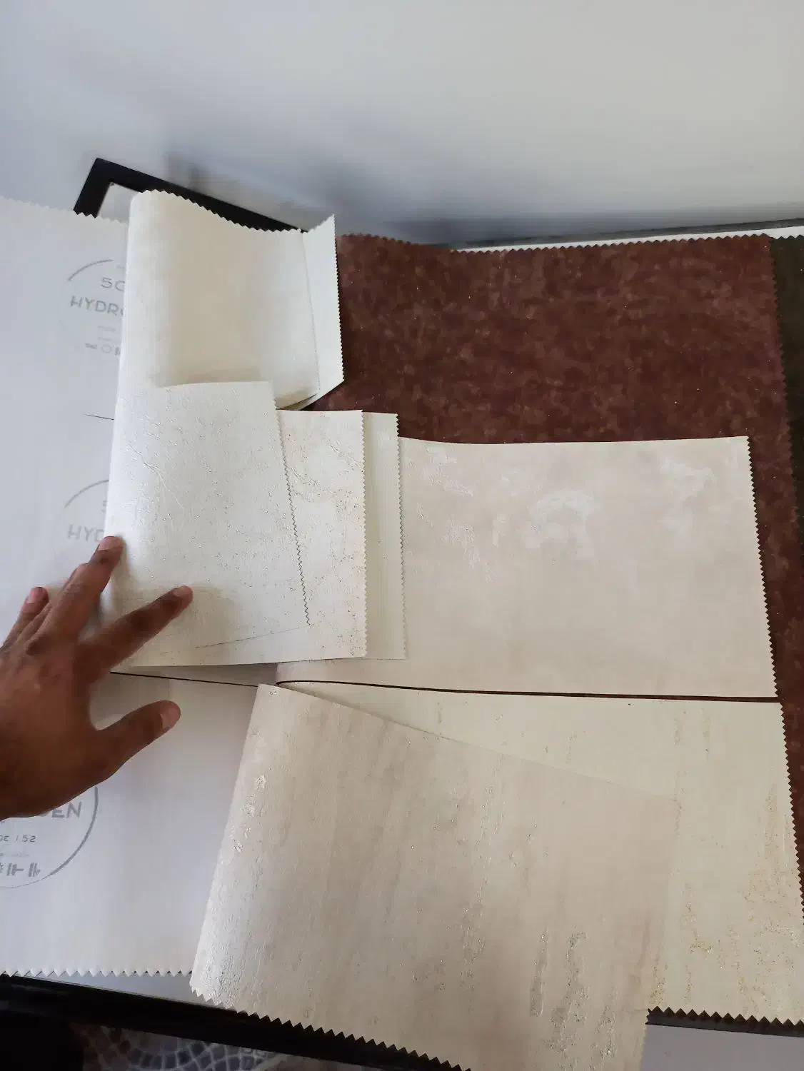 کاغذ دیواری با طرح ، جنس و قیمت های متنوع|مصالح و تجهیزات ساختمان|ایلام, |دیوار