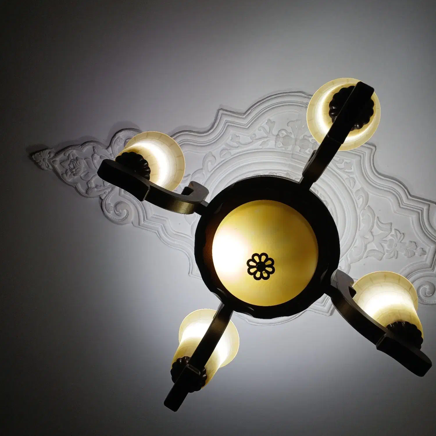 نور و روشنایی|لوستر و چراغ آویز|اندیشه, اندیشه فاز ۱|دیوار