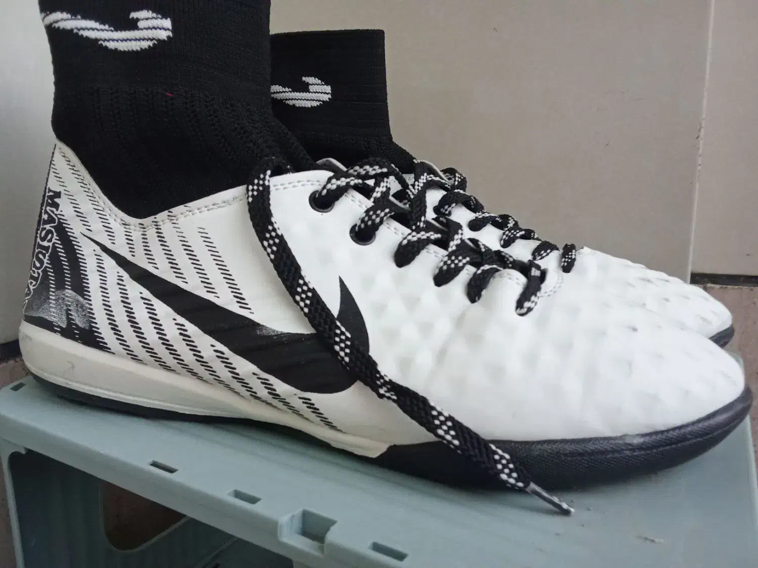 کفش فوتسال|کیف، کفش، کمربند|رزن, |دیوار