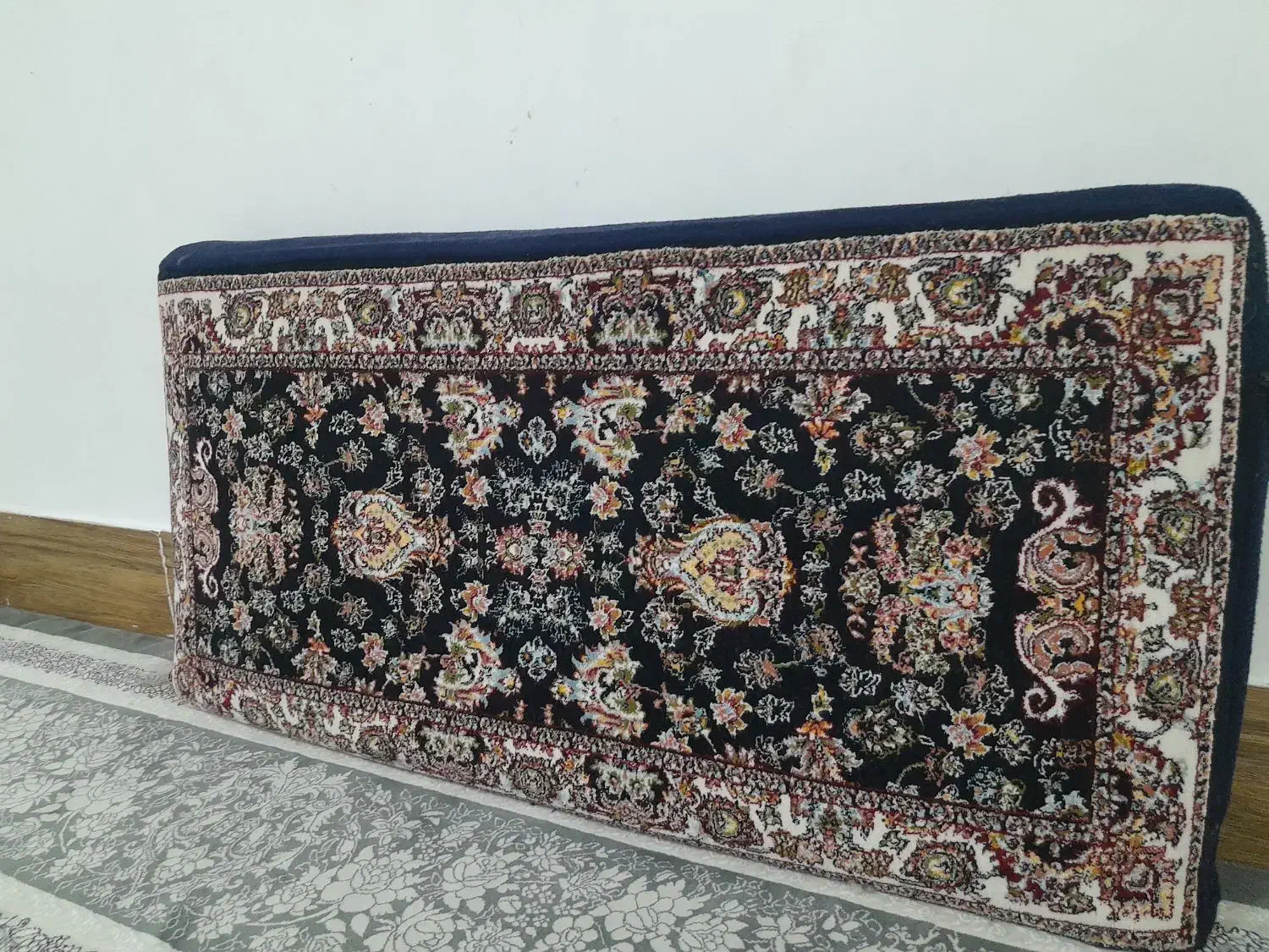 پشتی و فرش|فرش|سرپل ذهاب, |دیوار