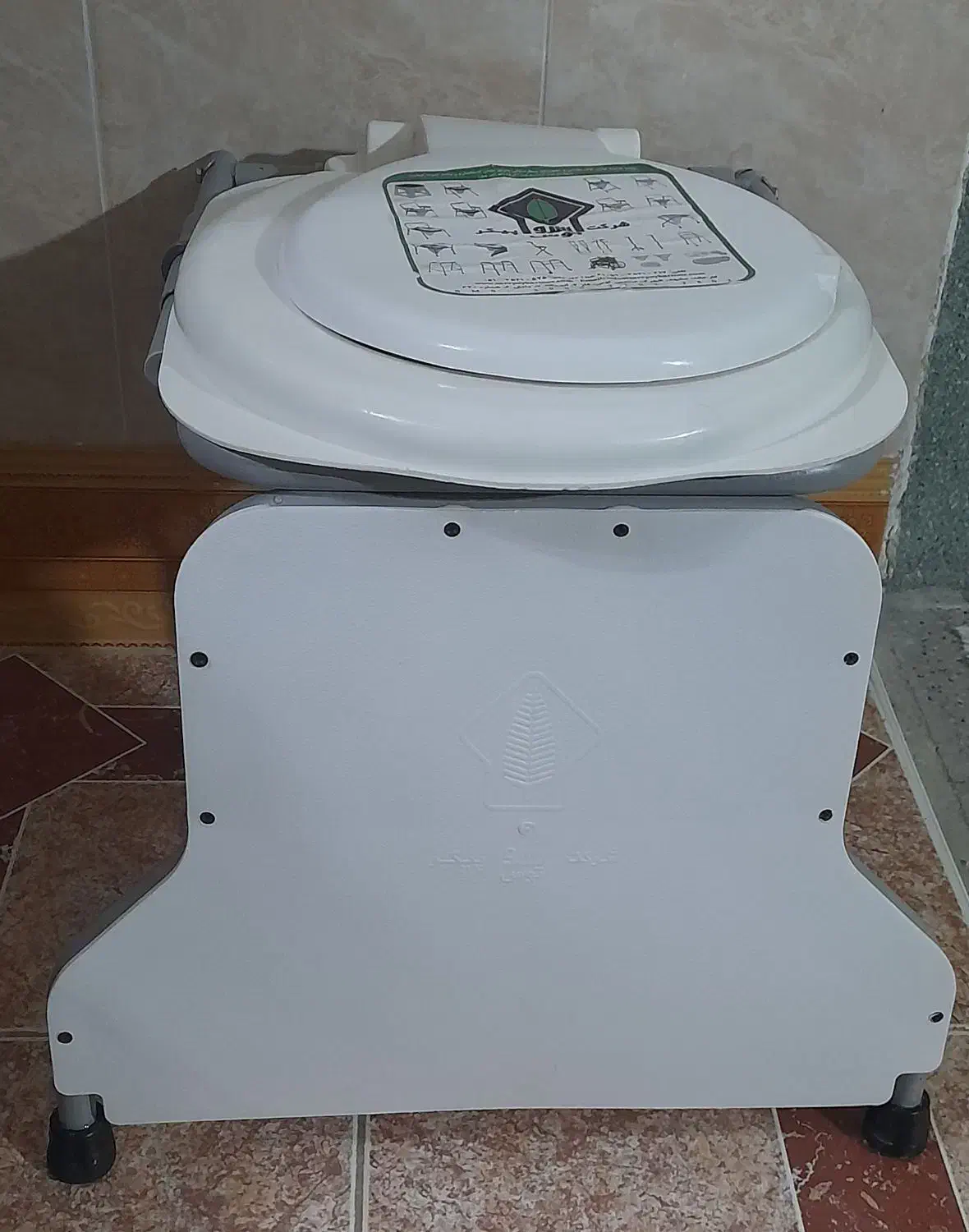 دستشویی فرنگی قابل نصب روی دیوار|لوازم سرویس بهداشتی|بیرجند, |دیوار