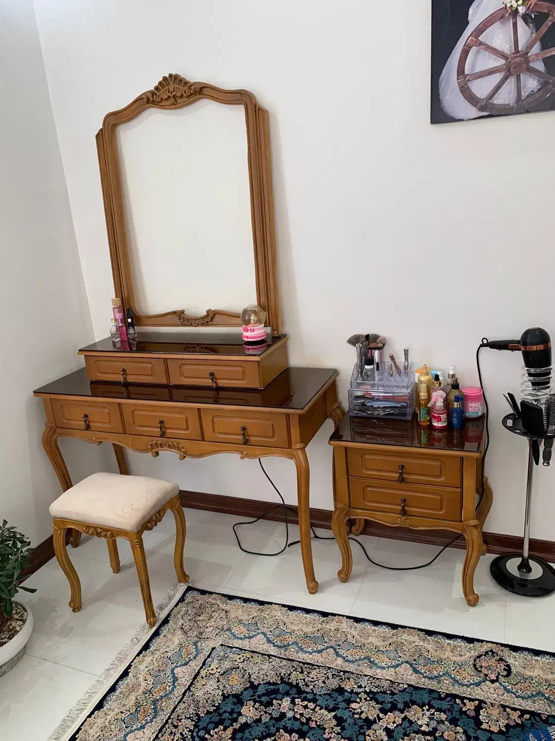 سرویس خواب|تخت و سرویس خواب|پرند, فاز ۳|دیوار