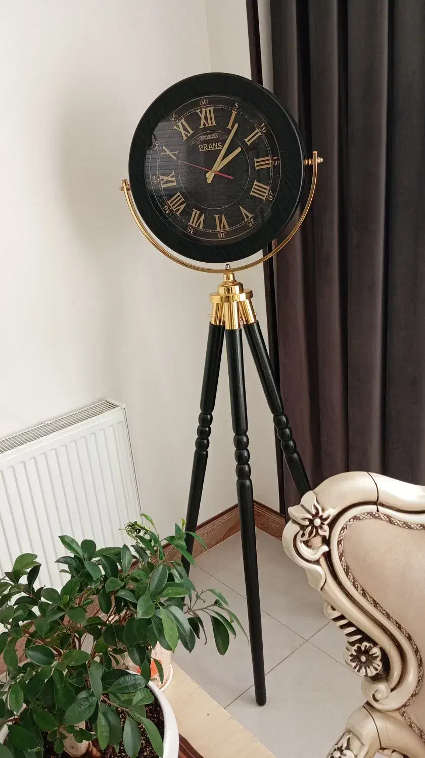 ساعت|ساعت دیواری و تزئینی|پیر بکران, |دیوار