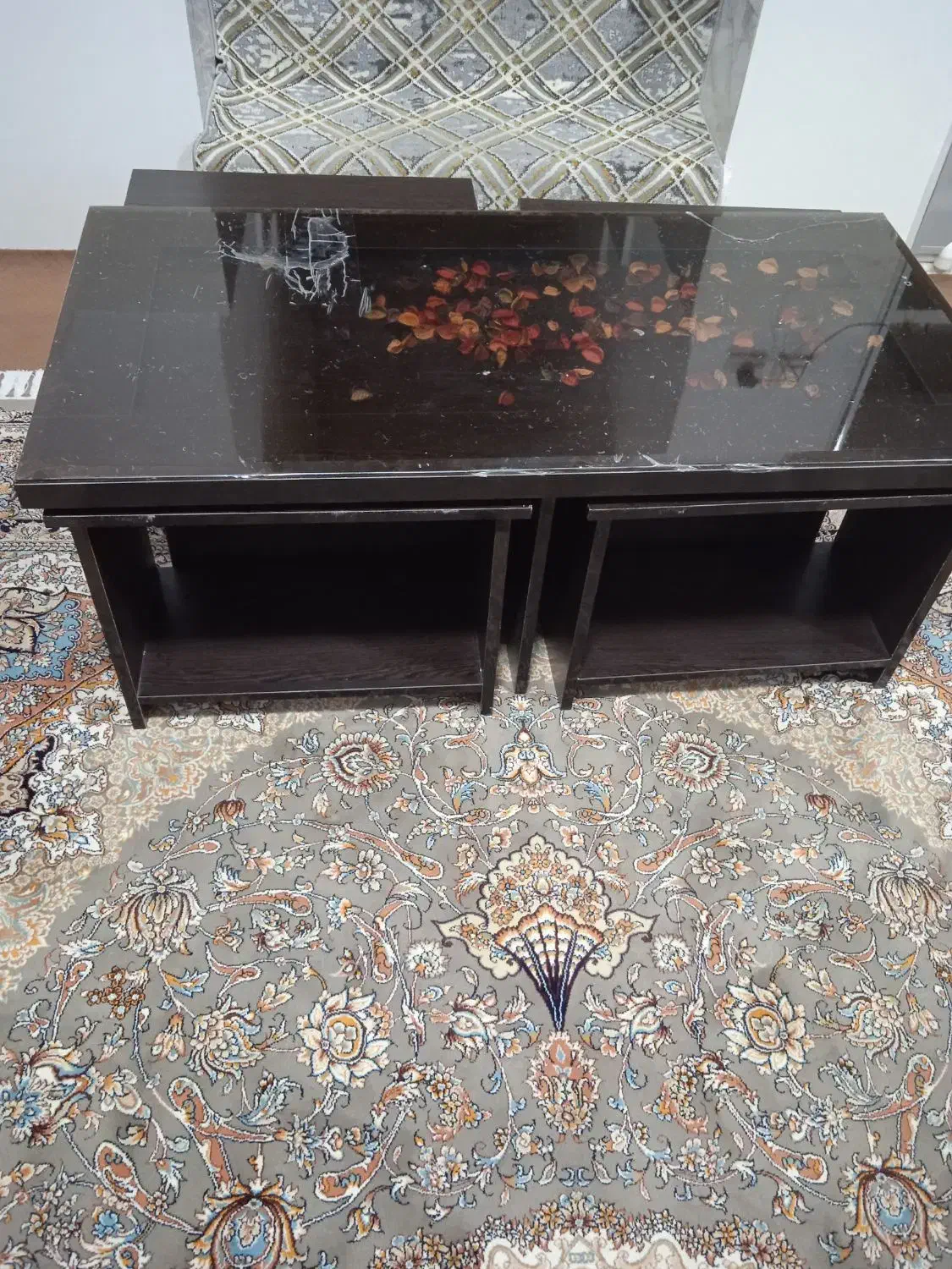 جلومبلی با چهار عدد عسلی سالم|مبلمان خانگی و میز عسلی|قروه, |دیوار