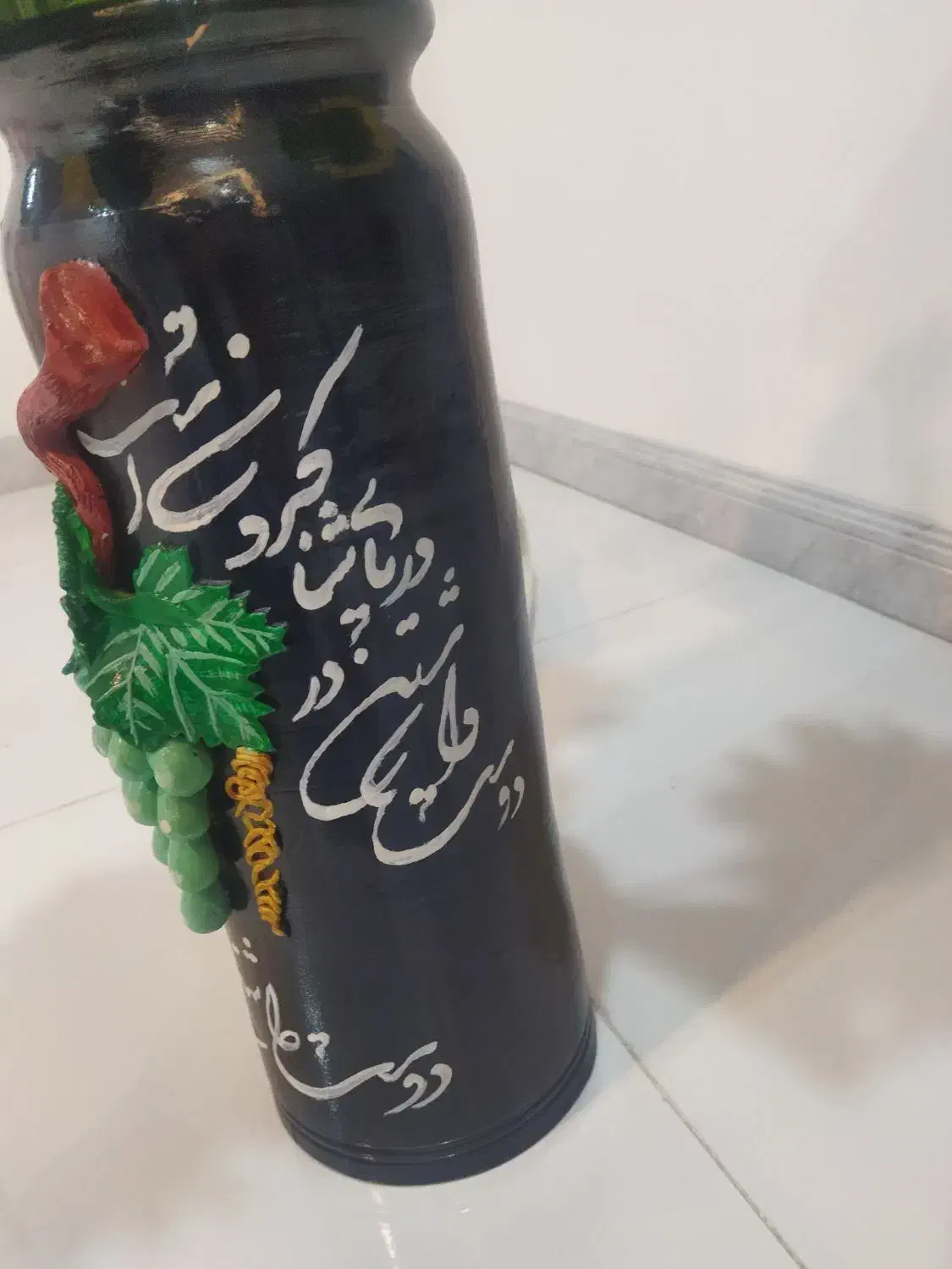 گلدان سفالی و فلزی|گل مصنوعی|قائن, |دیوار