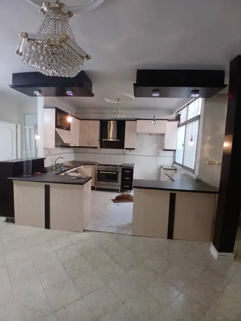 ۹۰ متر/پارکینگ/طبقه دوم