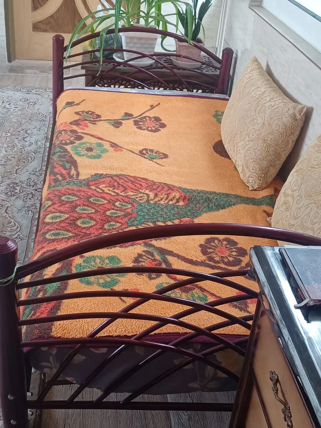 تخت اهنی|تخت و سرویس خواب|خمینی‌شهر, |دیوار