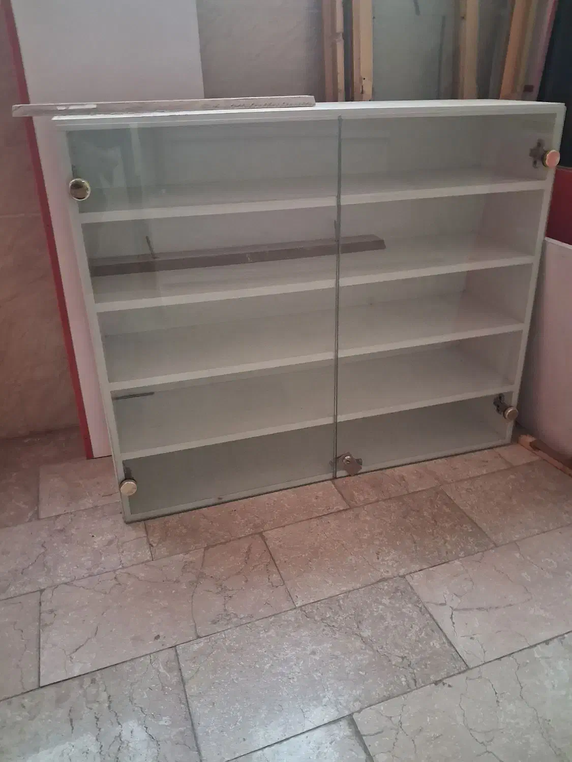 استند قفل دار|کتابخانه، شلف، قفسه‌های دیواری|محمدشهر, محمدشهر|دیوار