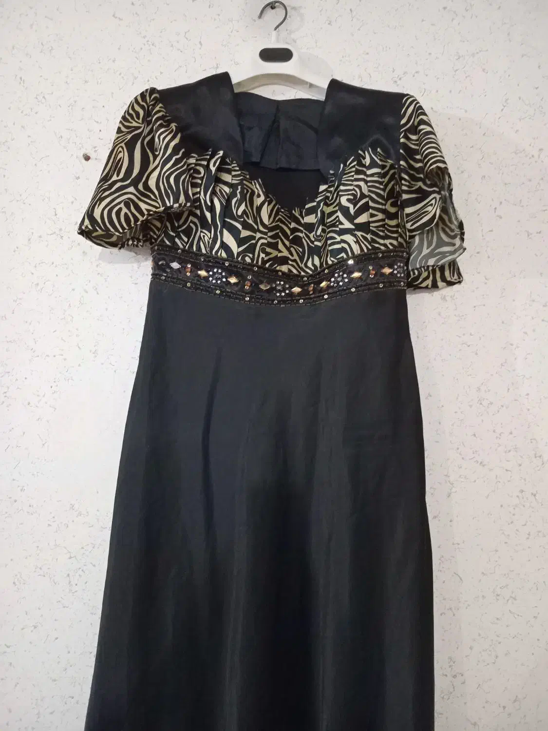 لباس مجلسی|لباس|آستارا, |دیوار