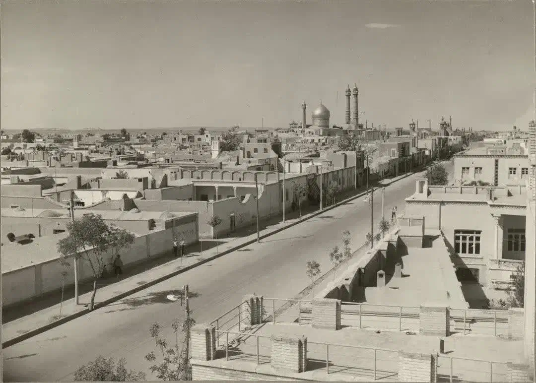 مسافرت به قم|فعالیت داوطلبانه|ری, سرتخت|دیوار