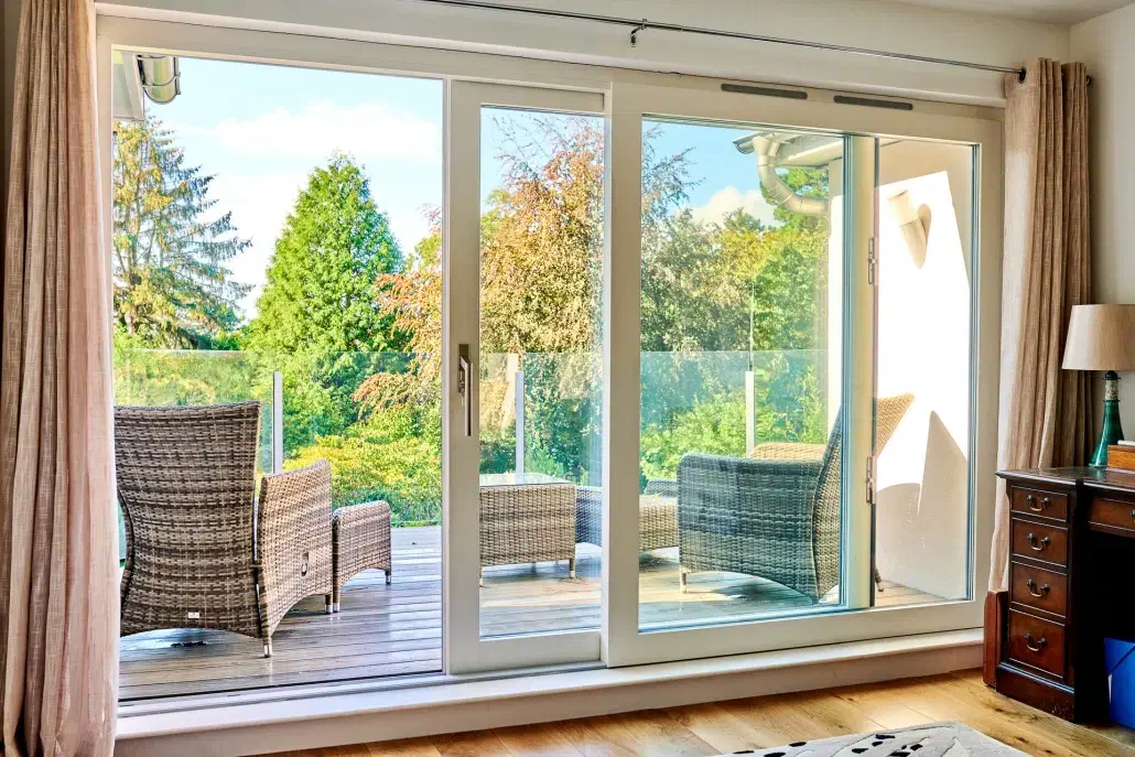 تعمیر وتنظیم درب و پنجره های آلومینیومی و UPVC|خدمات پیشه و مهارت|اردبیل, |دیوار