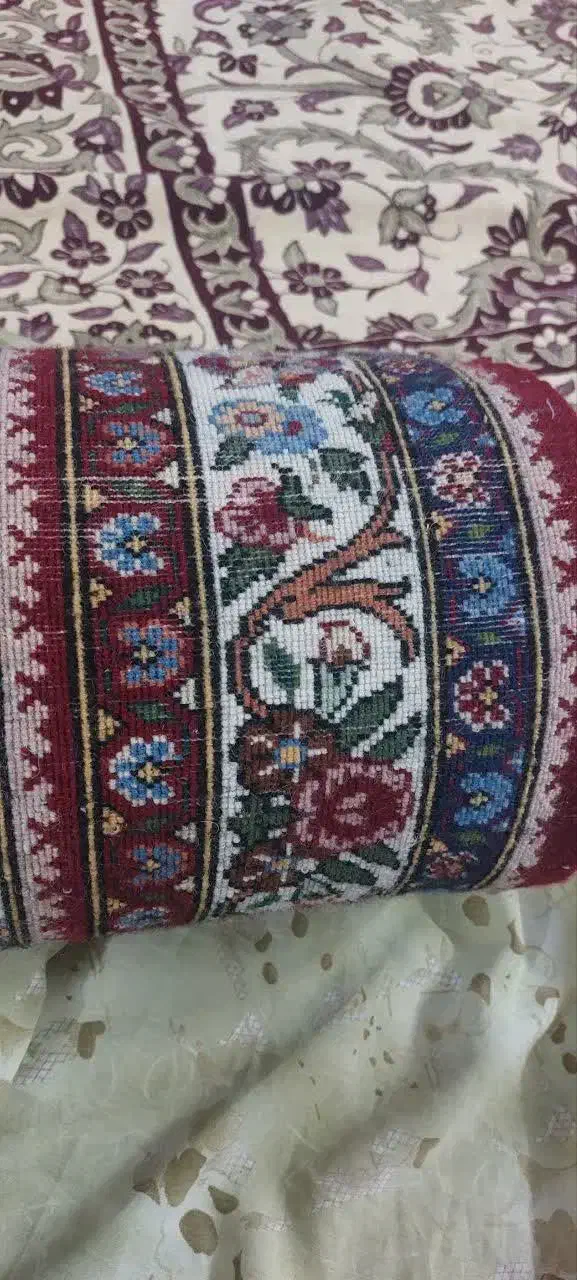 فرش دست‌بافت نو.|فرش|اصفهان, مصلی|دیوار