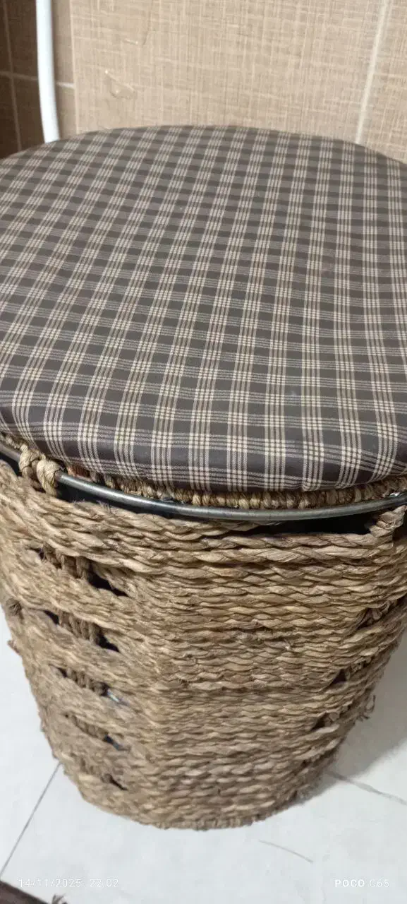 سبد لباس حصیری درب دار.|صنایع دستی و سایر لوازم تزئینی|گنبد کاووس, |دیوار