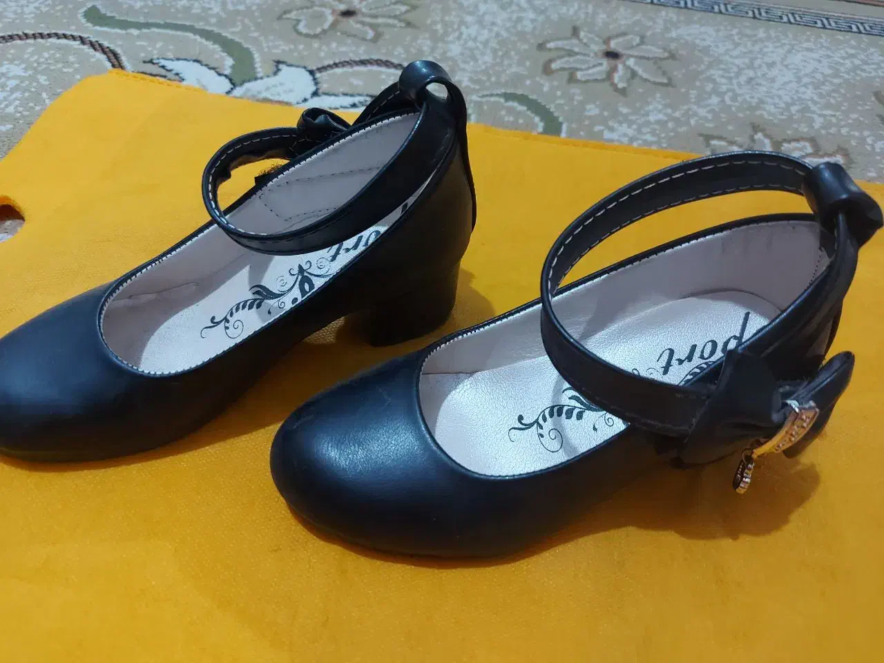 کفش|کفش و لباس بچه|یزد, |دیوار