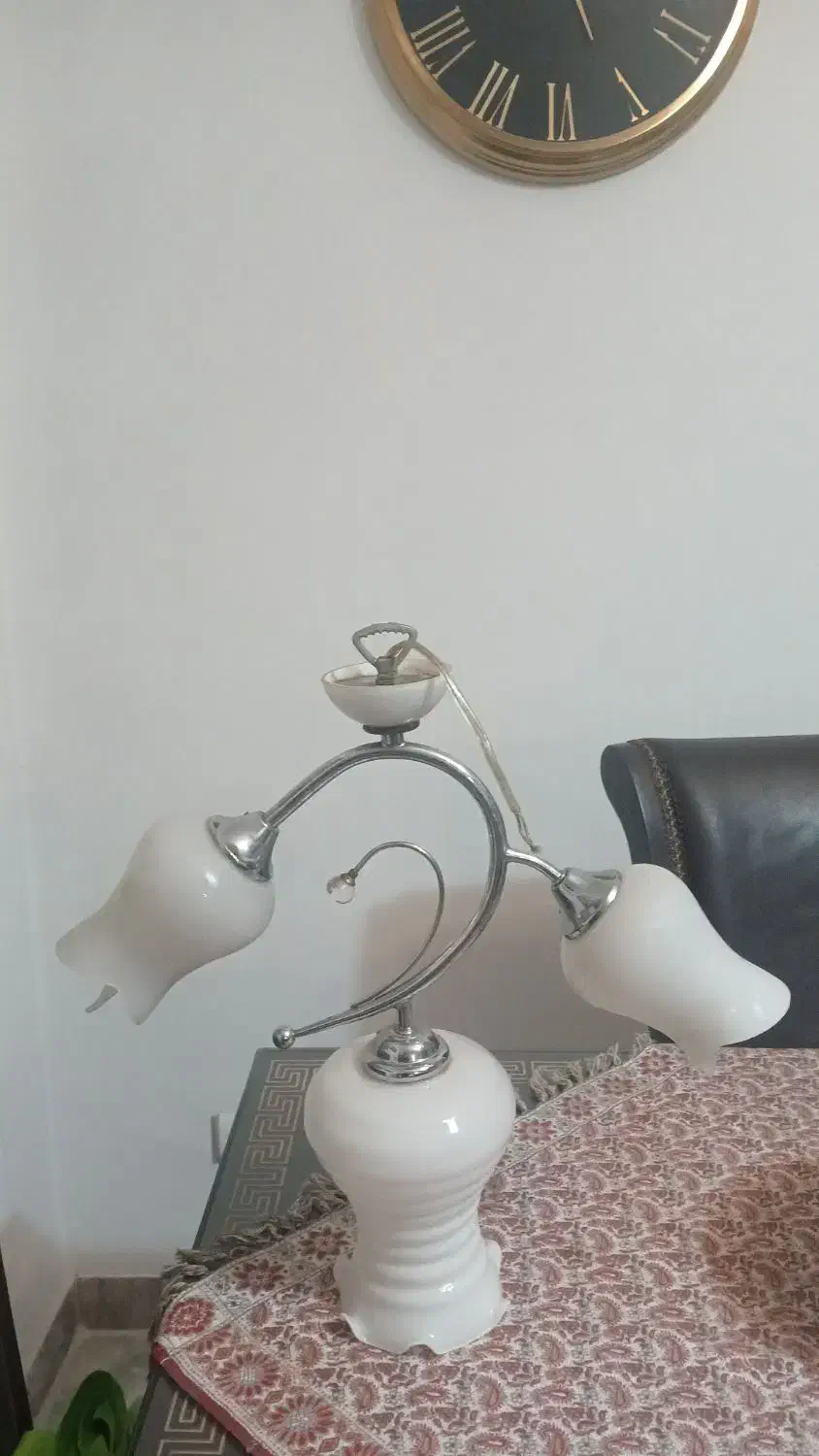 لوسترسه شاخه|لوستر و چراغ آویز|رشت, چمارسرا|دیوار