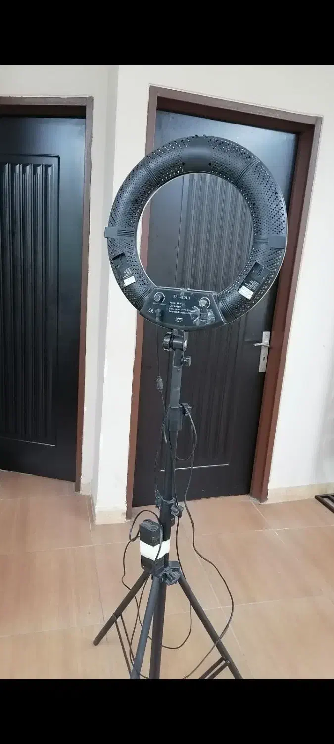 رینگ لایت|دوربین عکاسی و فیلم‌برداری|رشت, نیکمرام|دیوار
