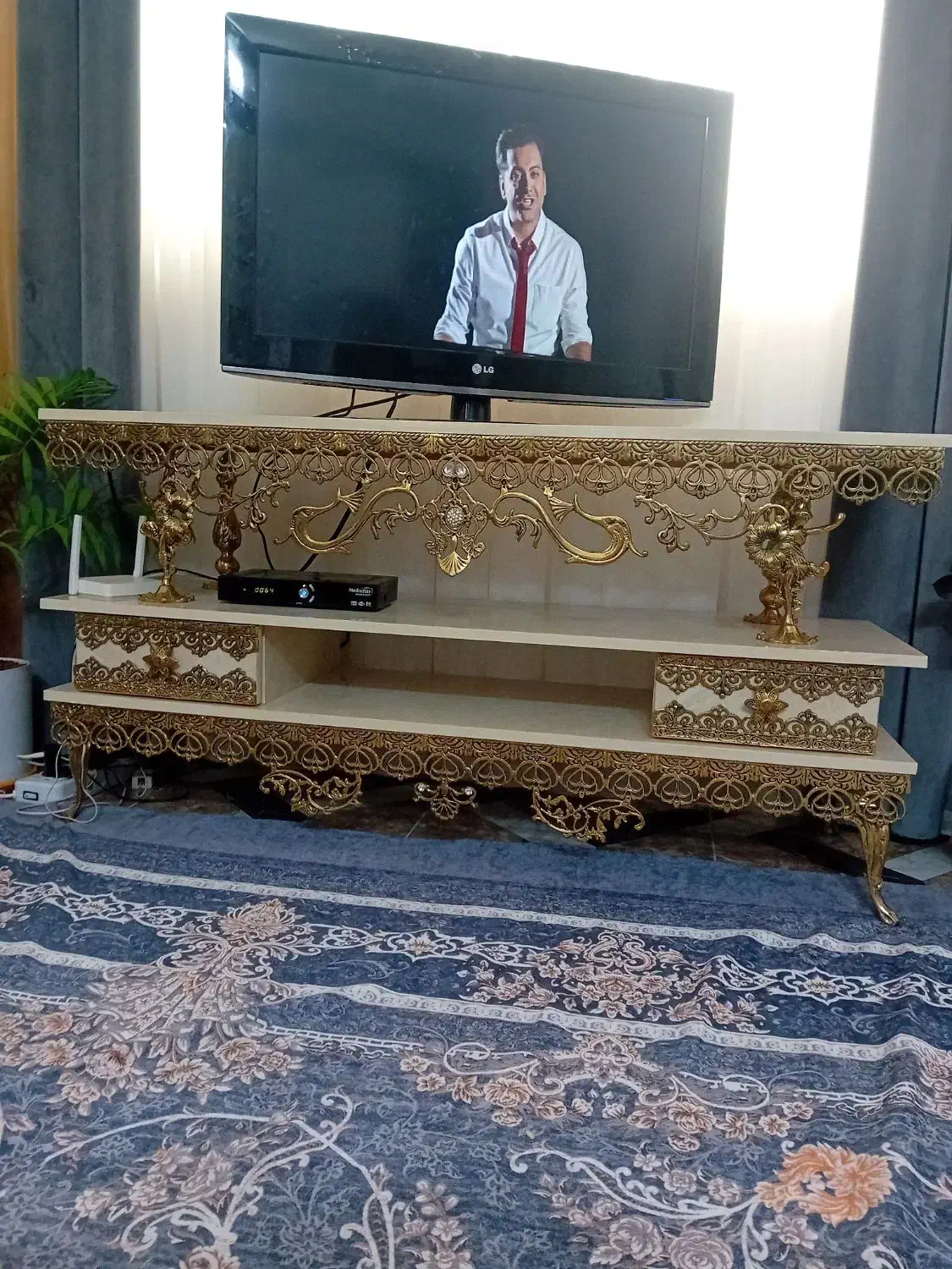 میزتلوزیون برنزه|میز تلویزیون|طارم (زنجان), |دیوار