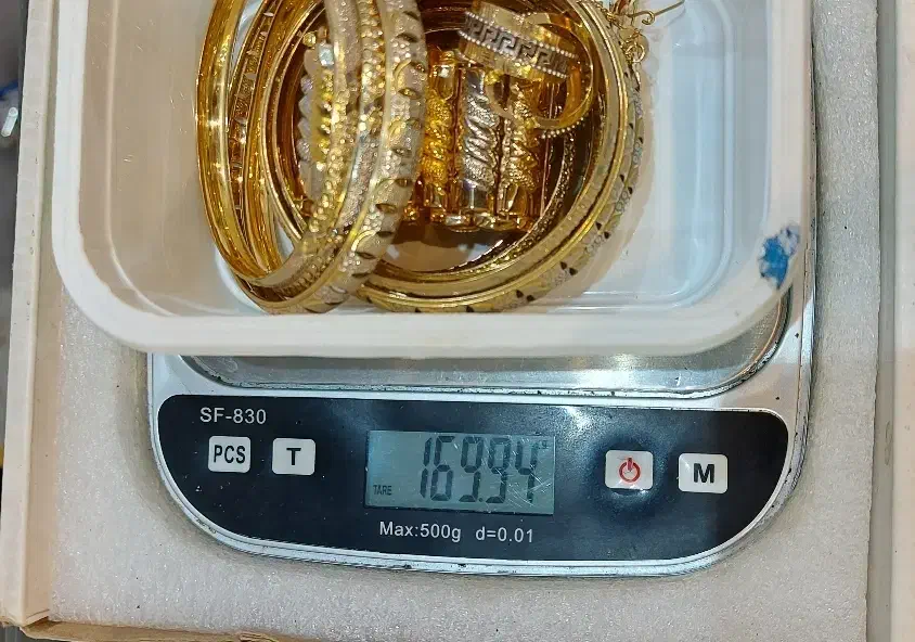 طلا گمشده|جواهرات|کاشان, فین بزرگ|دیوار