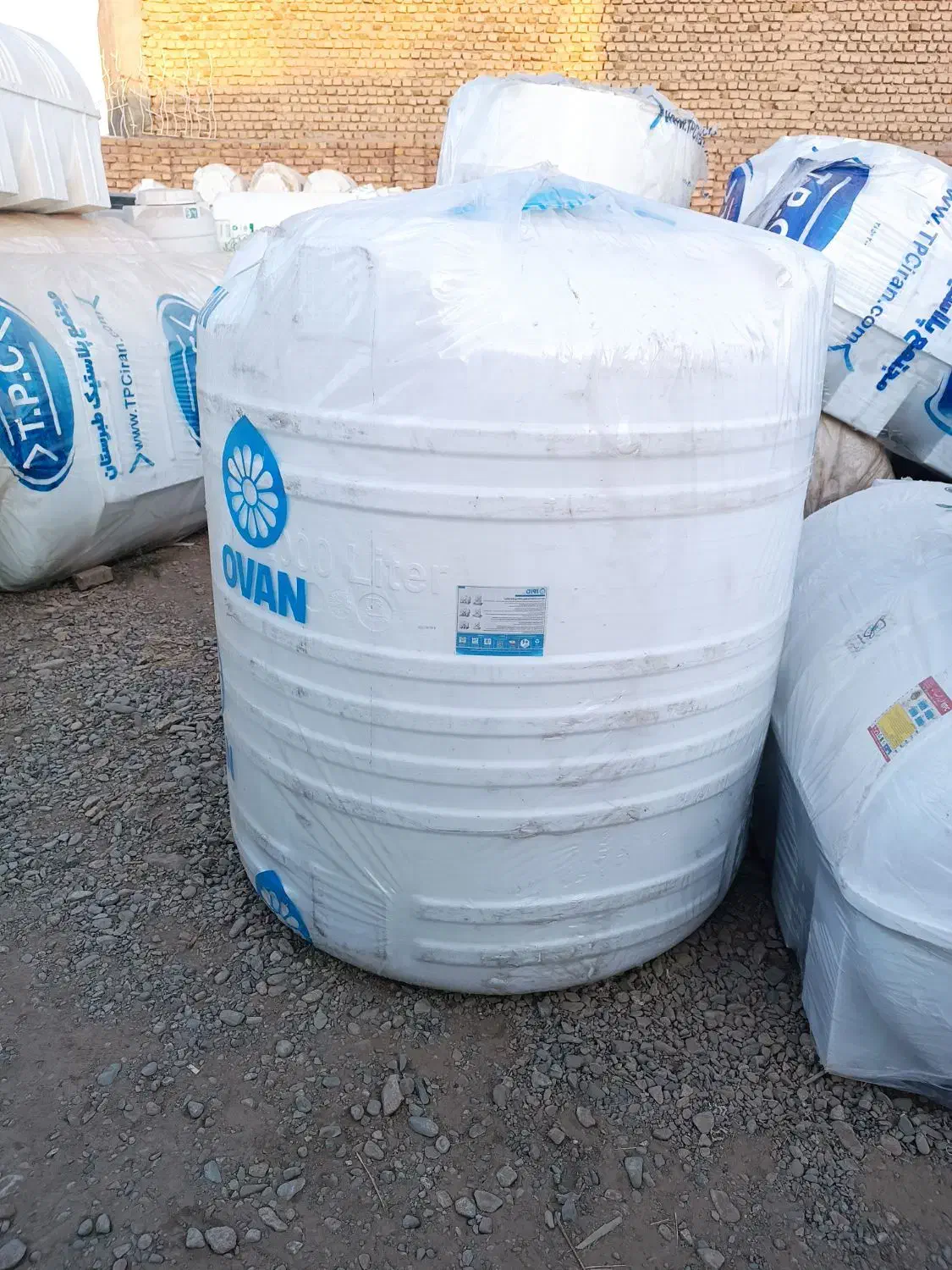 تانکر ۲۰۰۰ لیتری عمودی ۴لایه مفت|مصالح و تجهیزات ساختمان|نیشابور, فضل|دیوار