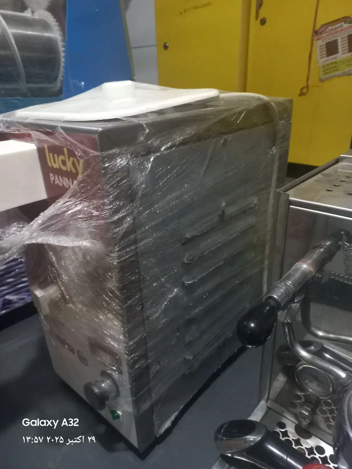 دستگاه گل خامه ایتالیایی و چند دستگاه قهوه سازا|کافی‌شاپ و رستوران|مشهد, مصلی (کارمندان اول)|دیوار