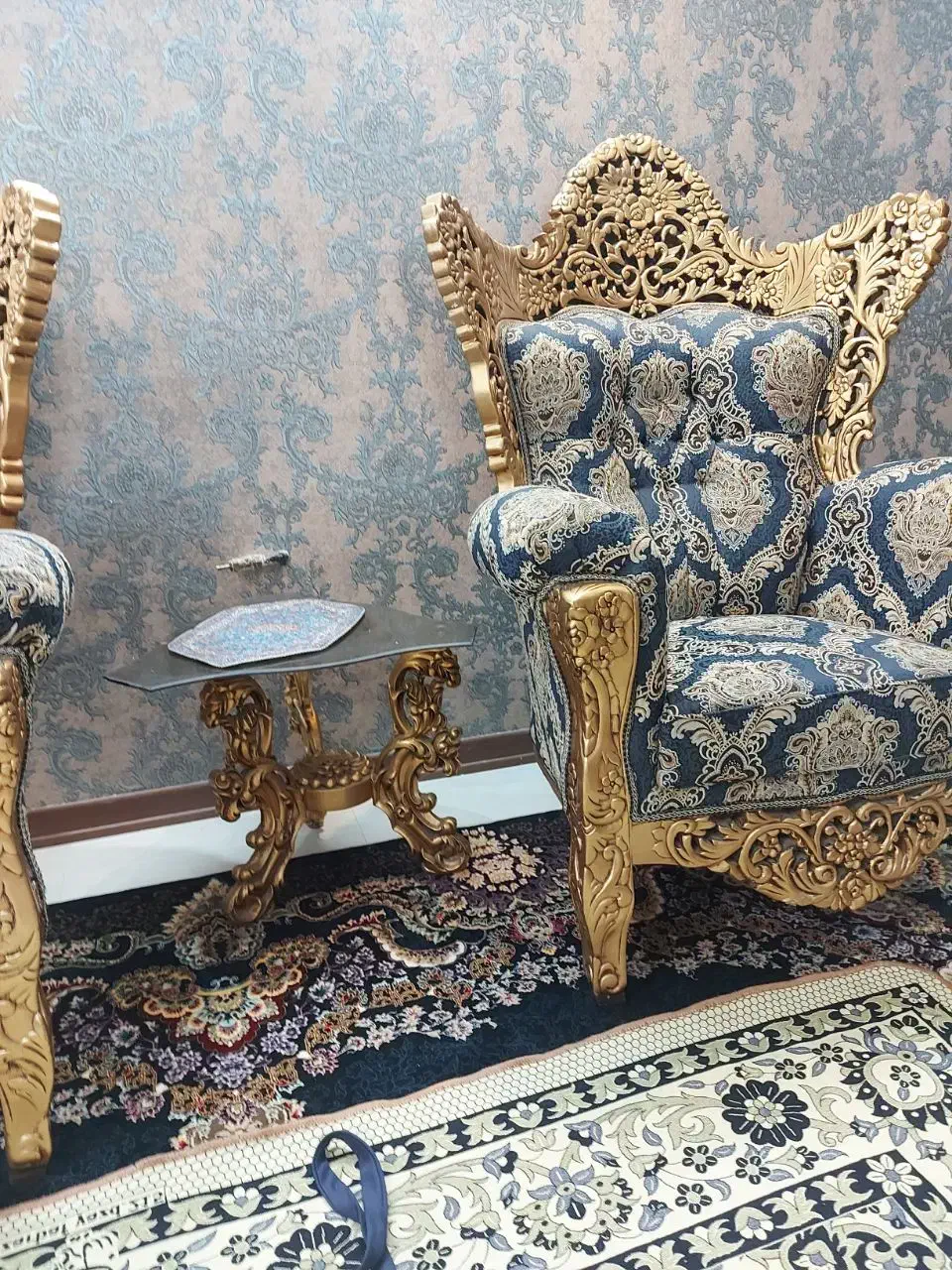 مبل سلطنطی۹نفره همراه با|مبلمان خانگی و میز عسلی|اصفهان, گورتان|دیوار