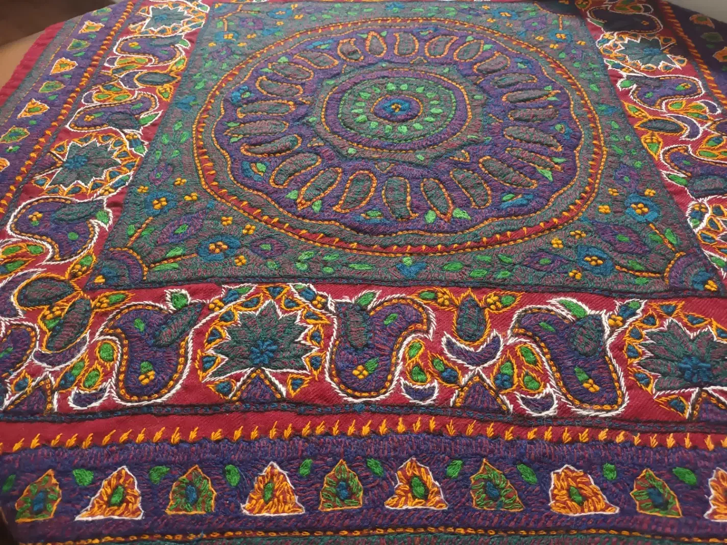 رومیزی پته|صنایع دستی و سایر لوازم تزئینی|قم, سنگ بند|دیوار