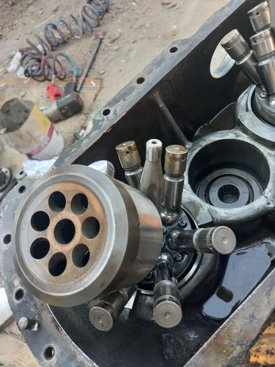 پمپ های هیدرولیکی تراک میکسر و پمپ بتن|ماشینآلات صنعتی|تهران, خاوران|دیوار