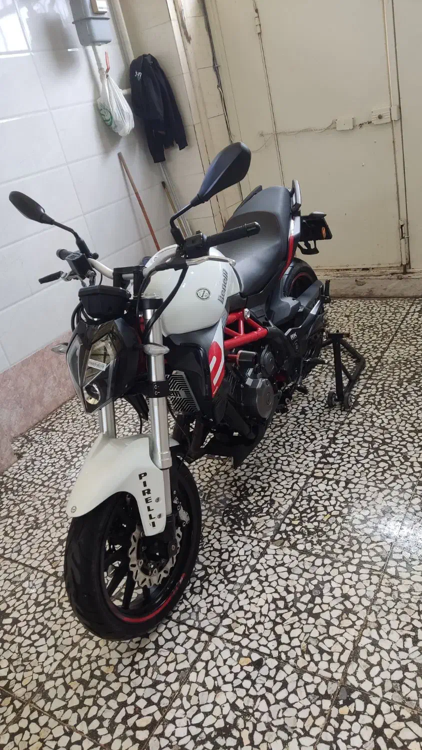 بنلی ۱۴۰۰ کارکرد۱۳ بدون ضربه|موتورسیکلت|لنگرود, |دیوار