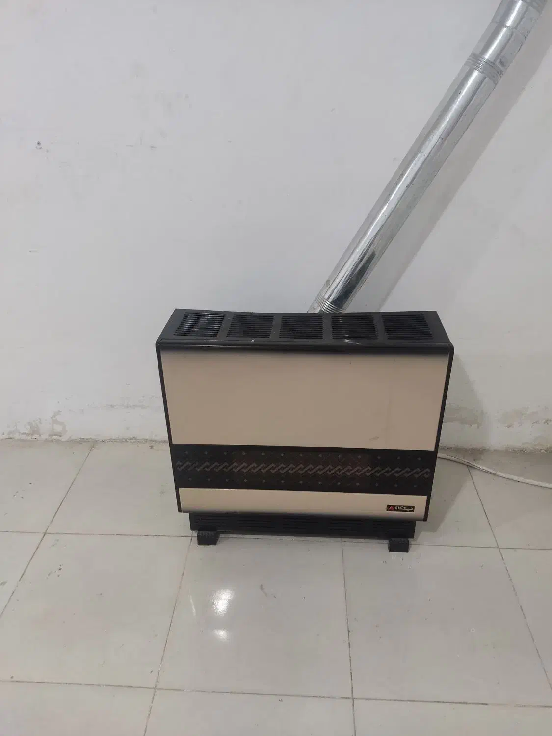 بخاری کاملا سالم در حد نو|بخاری، هیتر، شومینه|رشت, سلیمانداراب|دیوار