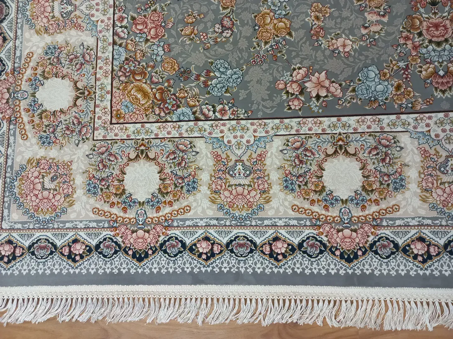 فرش ۹ متری|فرش|اصفهان, شهریار|دیوار