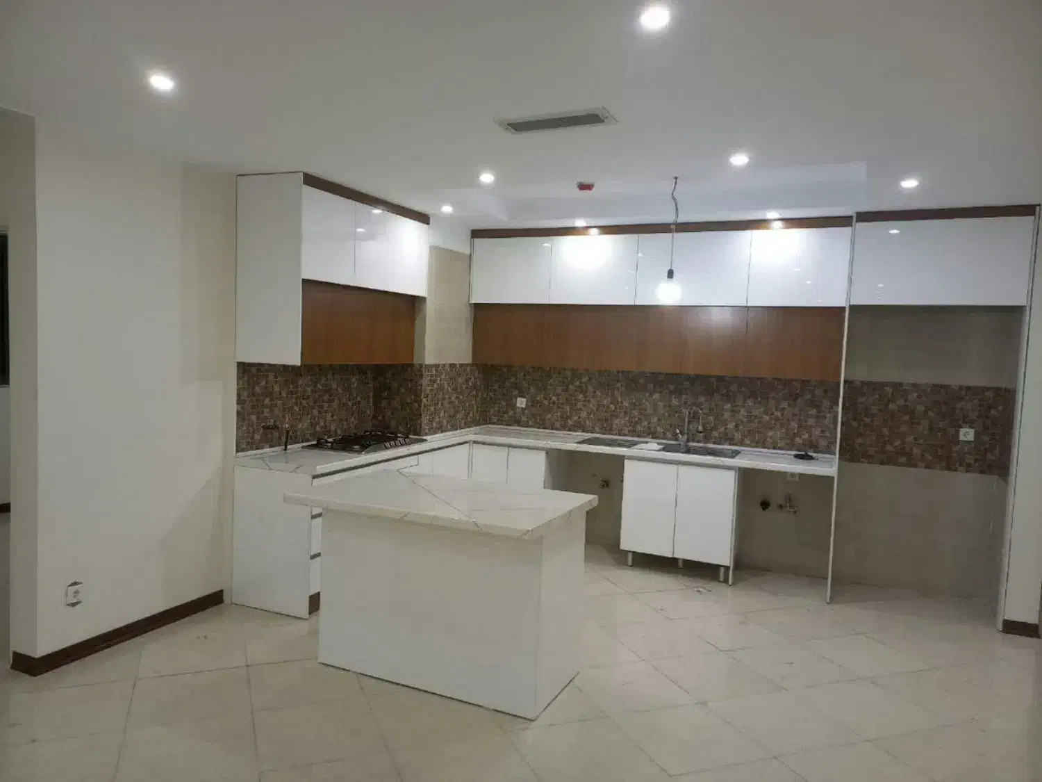 آپارتمان 108متر 2خواب جنوبی ردیف اول شهرک خرازی