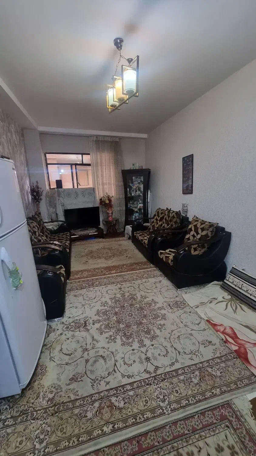 رهن و اجاره واحد ۱خوابه نواب صفوی کوشک میدان|اجارهٔ آپارتمان|شیراز, کوشک میدان|دیوار