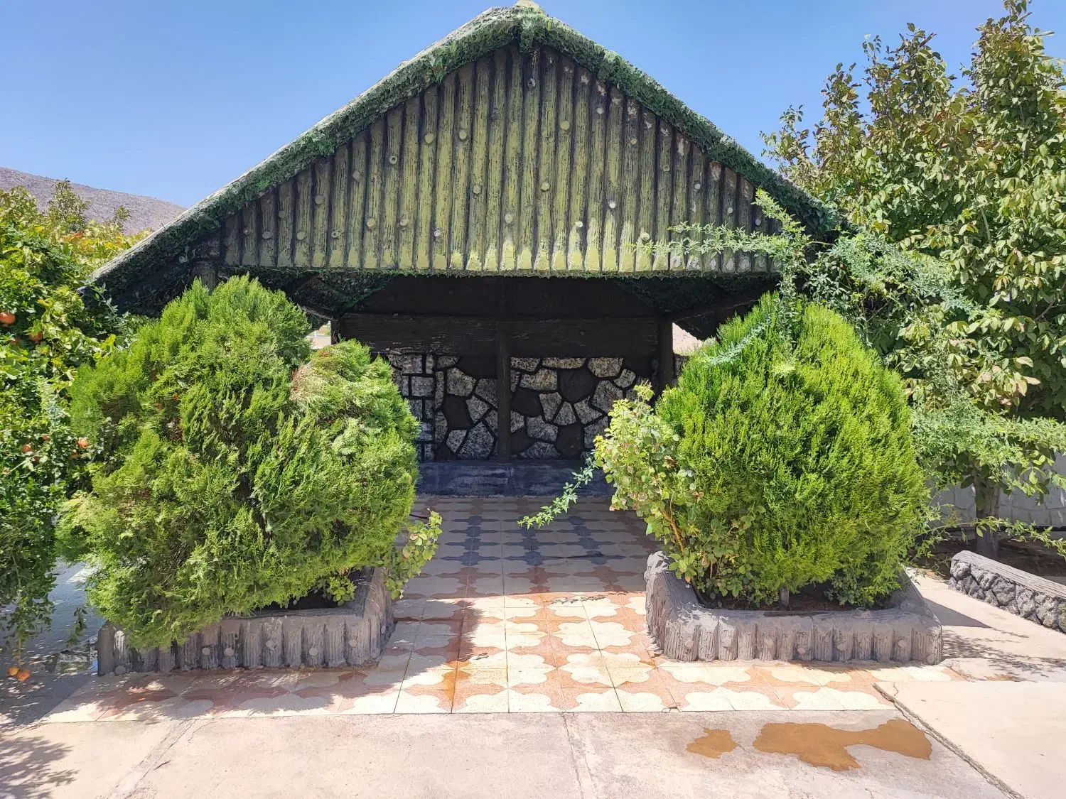 ویلا باغ شیک و تمیزو قیمت مناسب وعالی|اجارهٔ کوتاهمدت ویلا و باغ|شیراز, کرونی(خاتونک)|دیوار