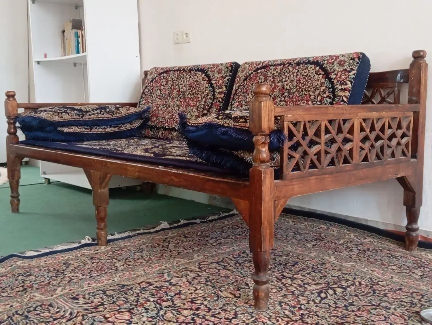 تخت سنتی|تخت و سرویس خواب|زرند, |دیوار