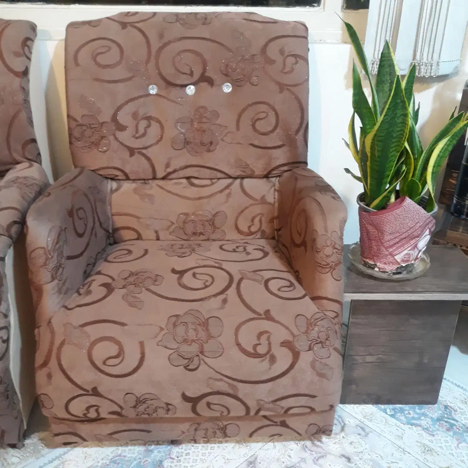 سه عددمبل تک نفره سالم|مبلمان خانگی و میز عسلی|بروجرد, |دیوار