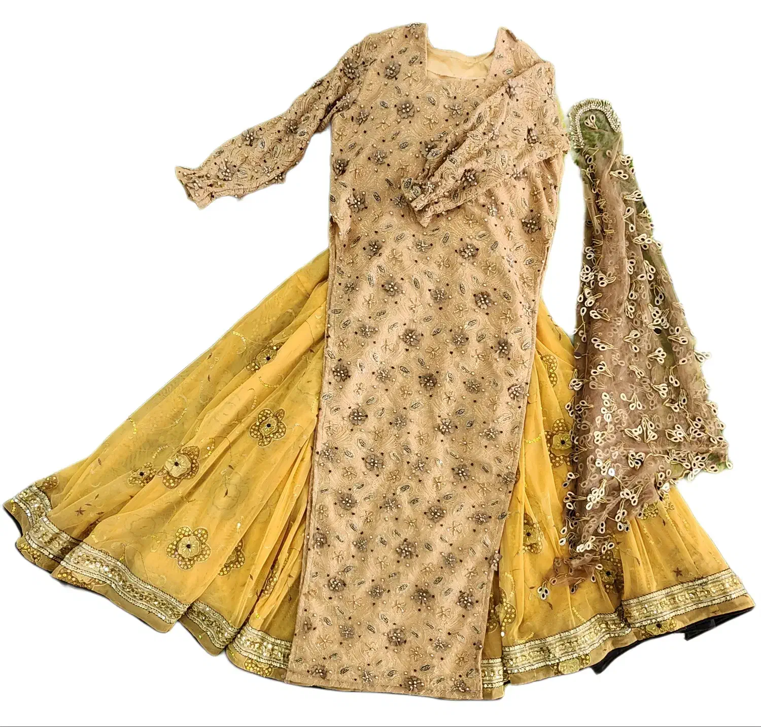 فروش لباسمحلی/ در حد نو/قیمت مناسب|لباس|فیروزآباد (فارس), |دیوار