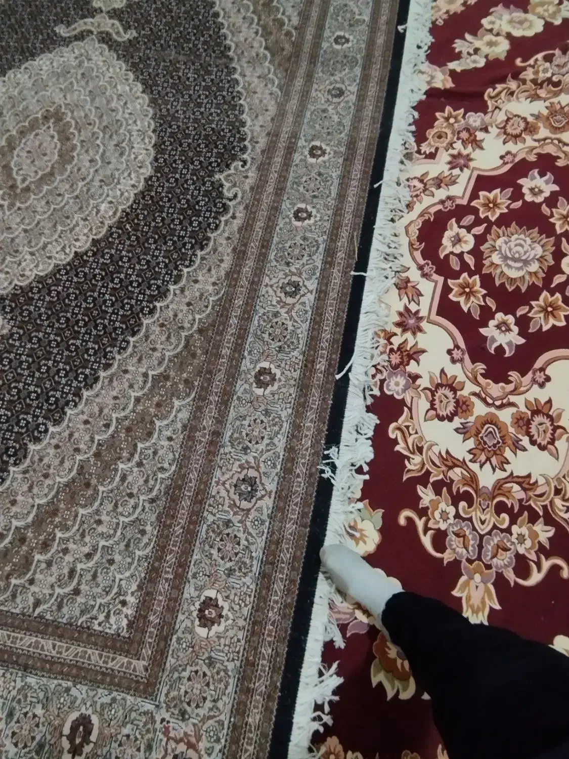 دست بافت چهل رج نخ اعلا بیسار خوب جف نه متری|فرش|سرعین, |دیوار