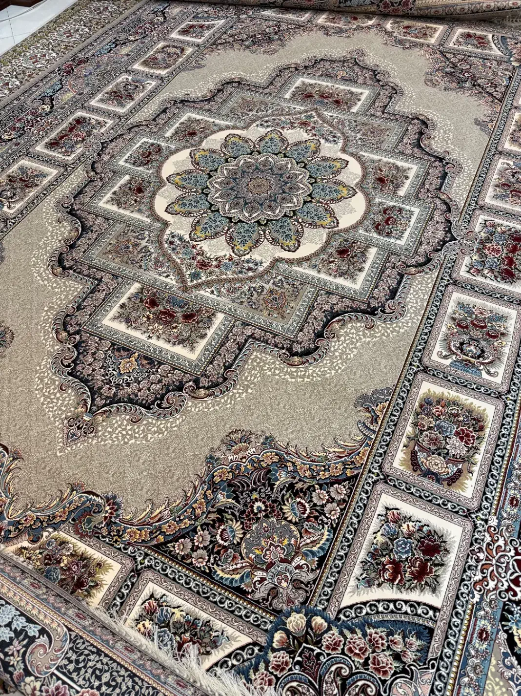 یک عدد فرش ۹ متری نو (آکبند)|فرش|تهران, امیر بهادر|دیوار