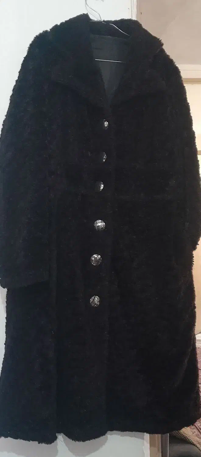 پالتو|لباس|نیشابور, میدون بار|دیوار