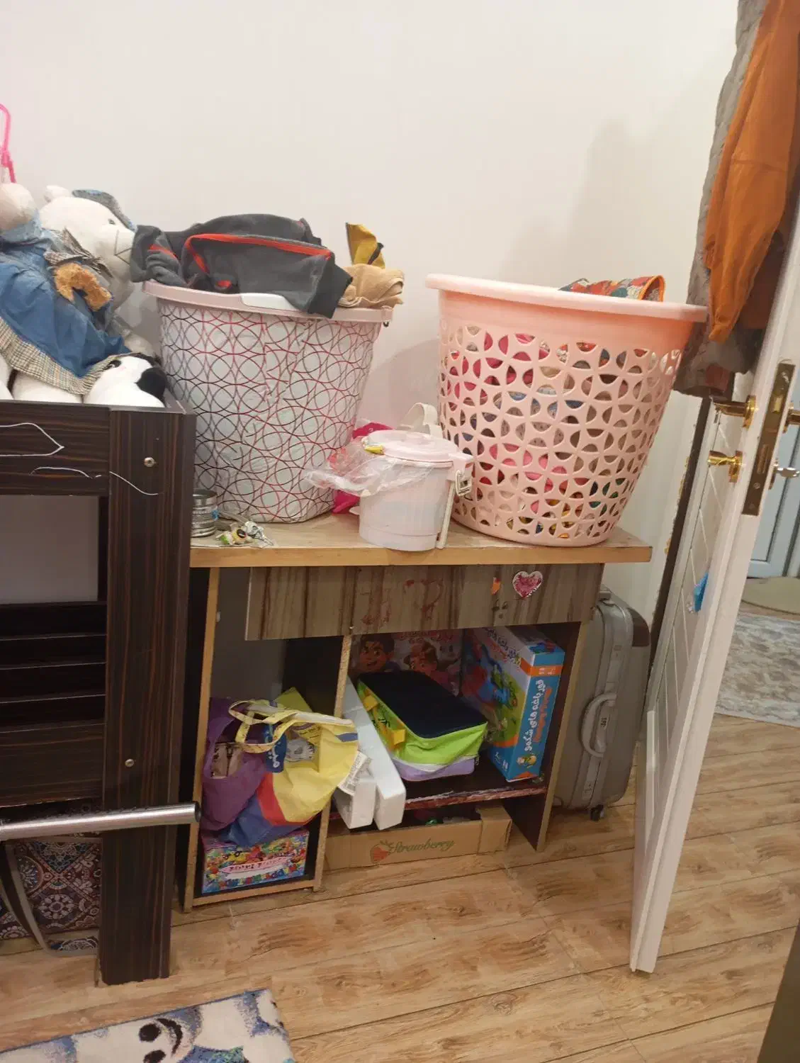 میز کامپیوتر میز جلو مبلی فروشی|مبلمان خانگی و میز عسلی|جیرفت, |دیوار