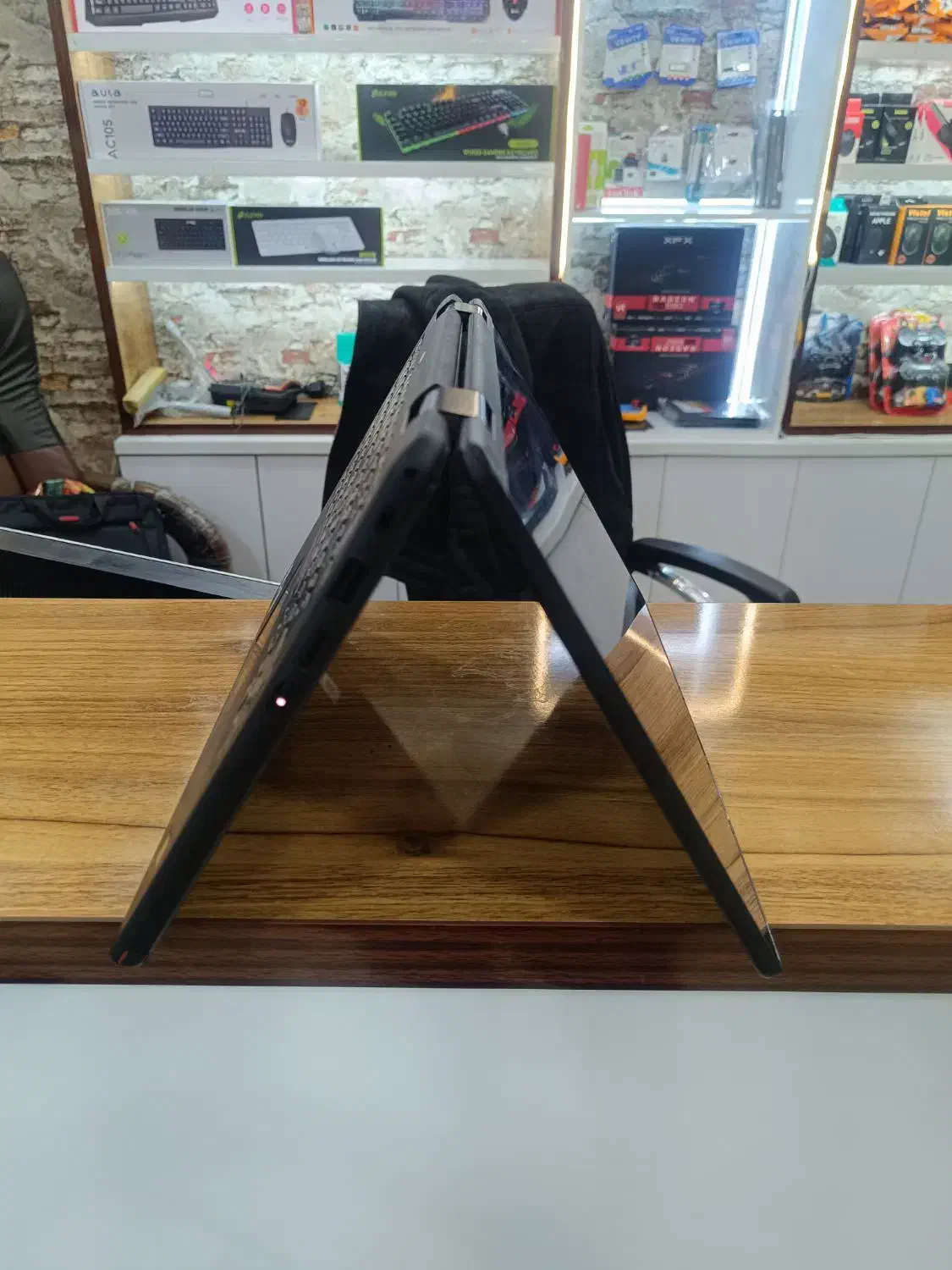 لپ تاپ لنوو yoga لمسی دارای قلم و ۳۶۰ درجه نسل ۸|رایانه همراه|اردبیل, |دیوار