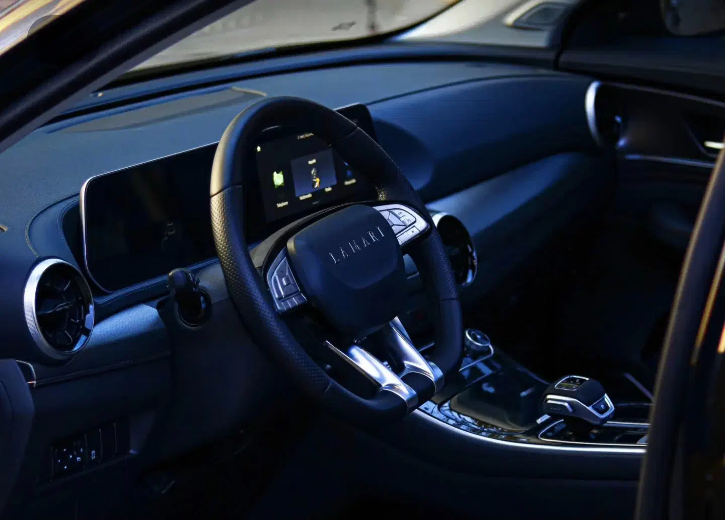 راننده شخصی ماشین vip اجاره‌ای سفر کاری شیراز گردی|خدمات حمل و نقل|شیراز, عفیف‌آباد|دیوار