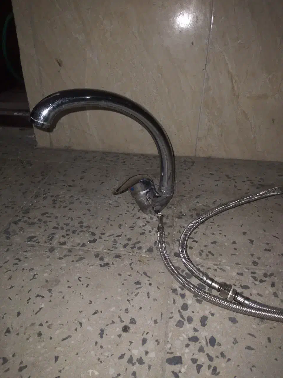 تعدادی وسایل منزل فروشی|لوازم نظافت|ملایر, |دیوار