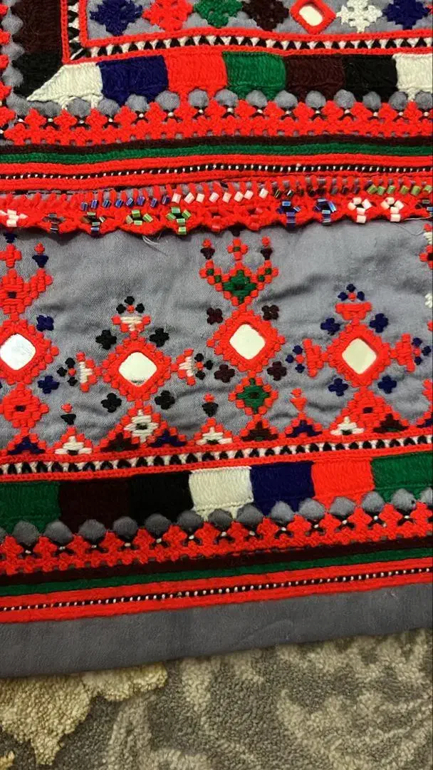 موسوم|لباس|فاضل آباد, |دیوار