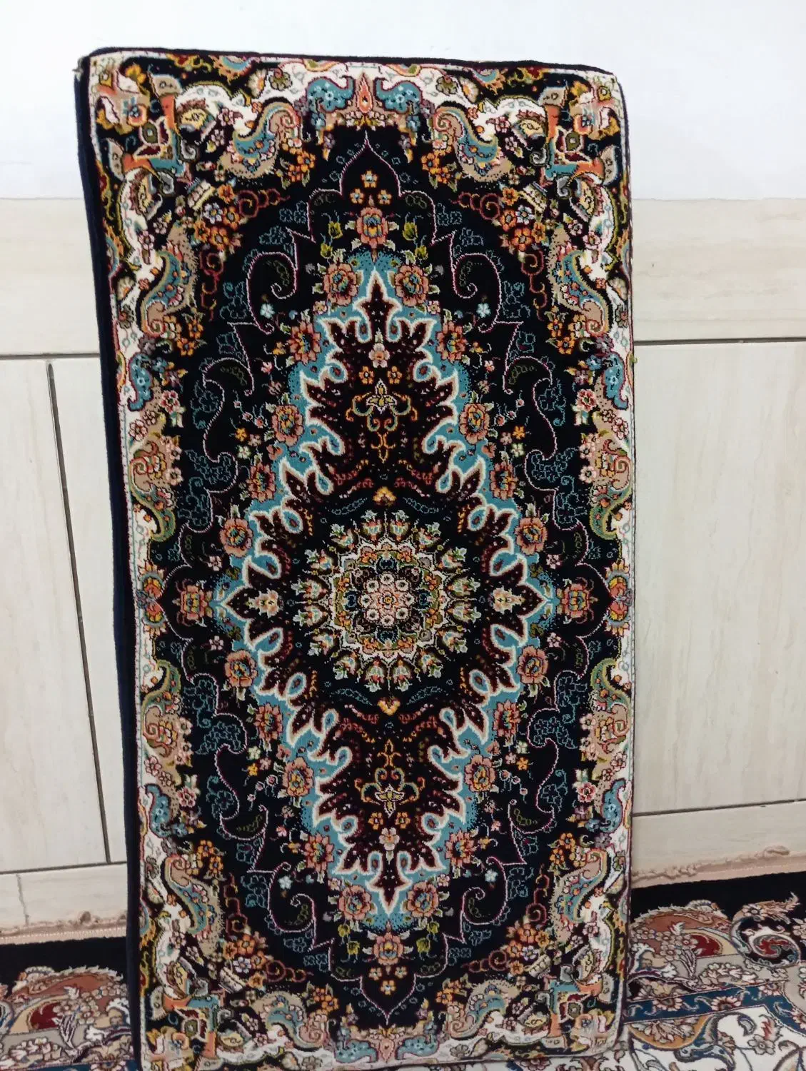 پشتی در حدنو|پشتی|دورود, |دیوار