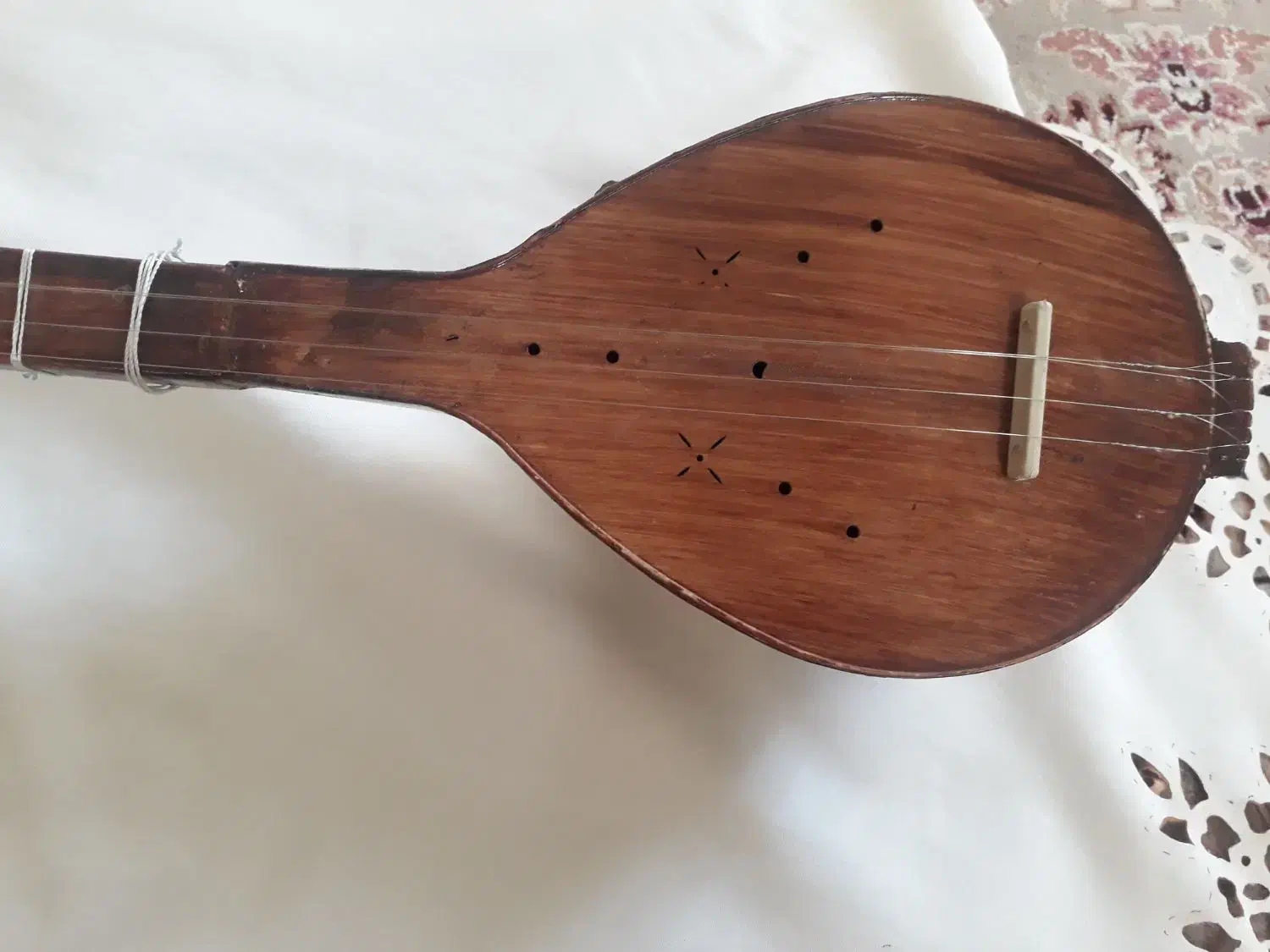 سه تار|سازهای سنتی|کوهدشت, |دیوار