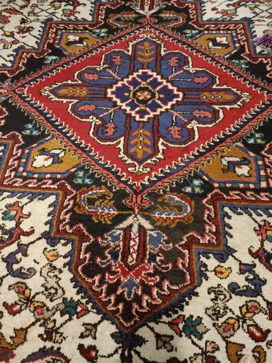 فرش دستباف مهربان|فرش|تبریز, |دیوار