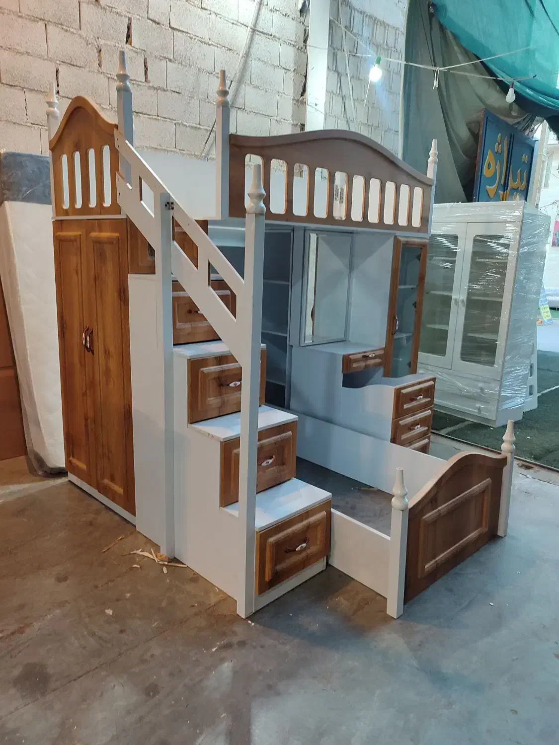 تخت دوطبقه ملکه(تخت دونفره )|تخت و سرویس خواب|شیراز, سلطان آباد|دیوار