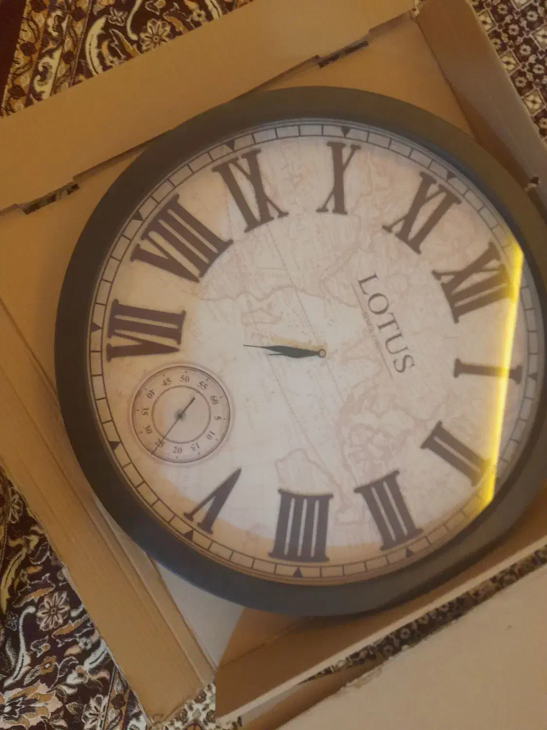 ساعت دیواری|ساعت دیواری و تزئینی|خوی, |دیوار