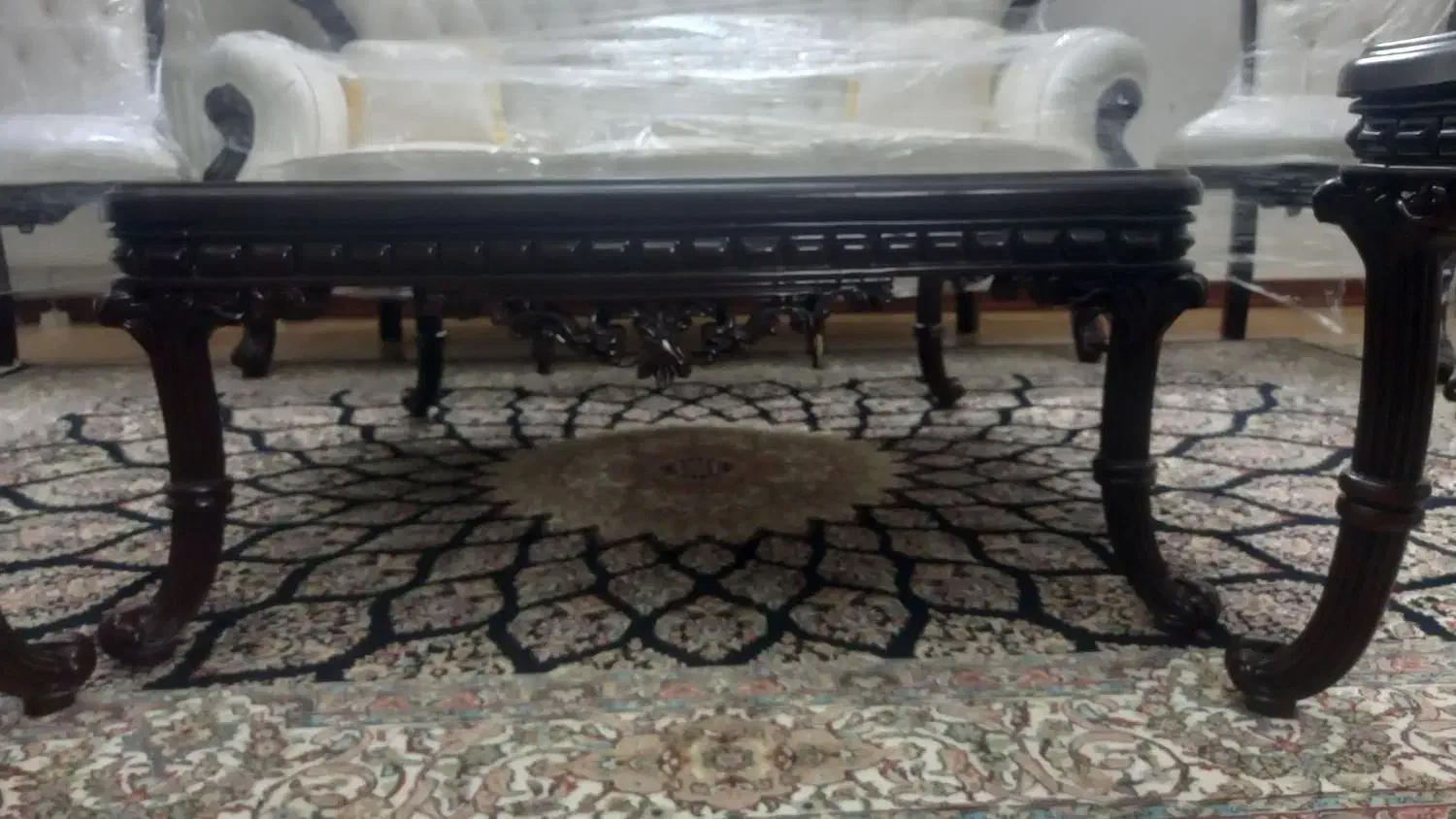 جلومبلی و عسلی|مبلمان خانگی و میز عسلی|گلستان (تهران), |دیوار